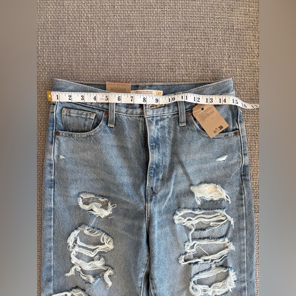 Levi’s High-Waisted Mom Jean – Size 27 - Picture 7 of 10